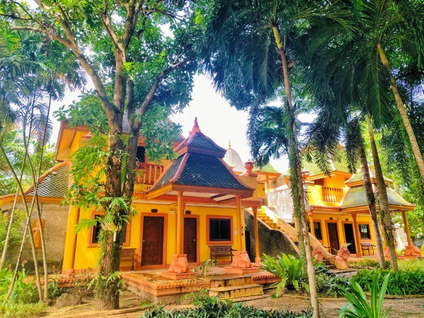 Coconut Resort, Resort